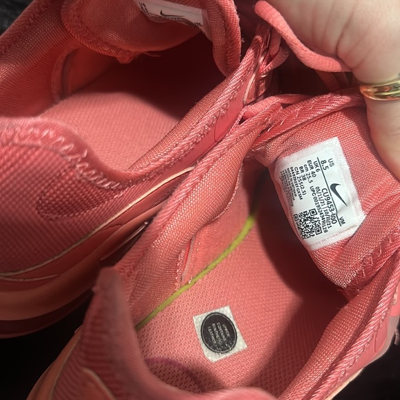 Pink Nike Air Max Infinity 2 - Picture 2 of 3